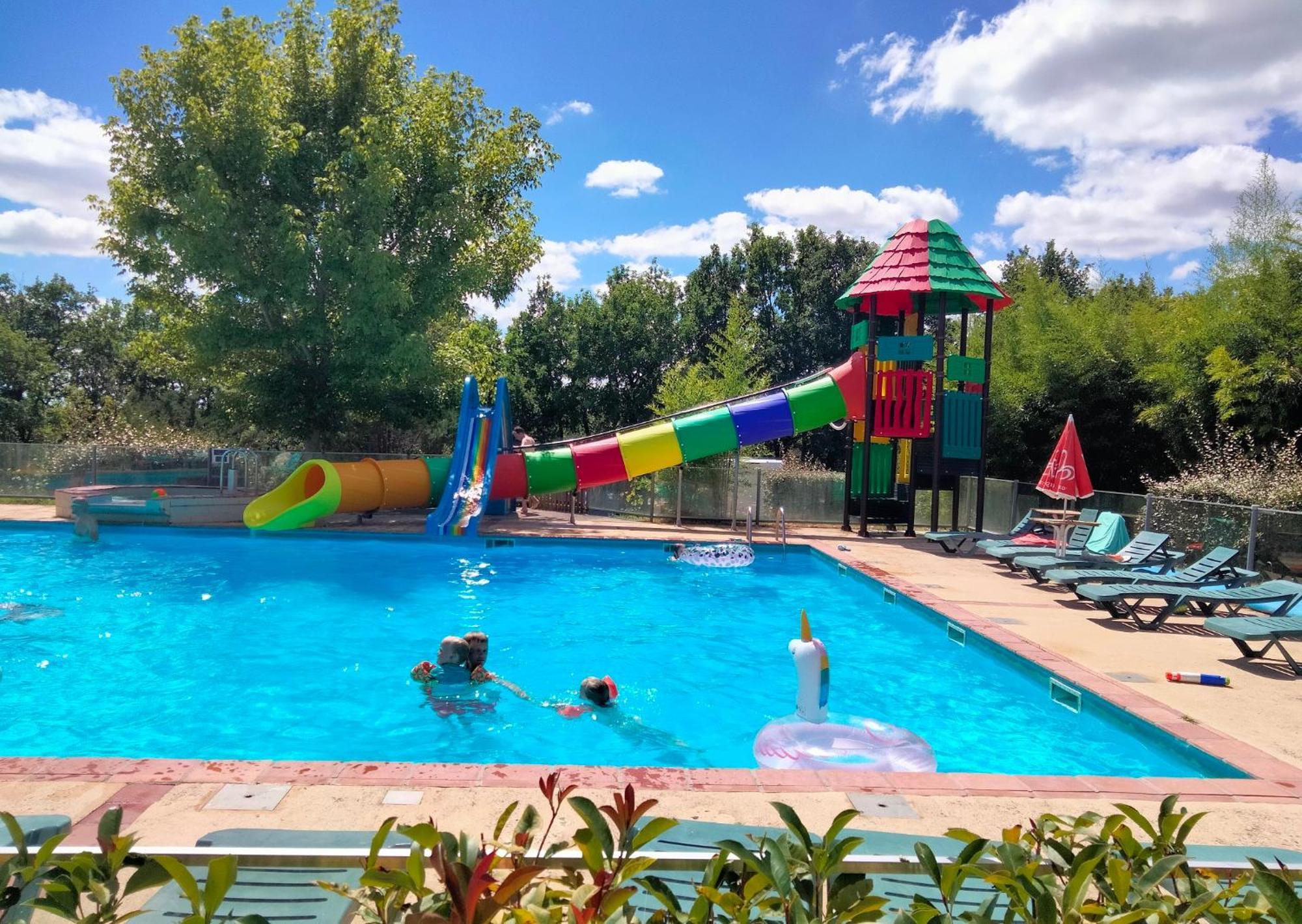 Camping Fontaine Du Roc Devillac Exterior foto