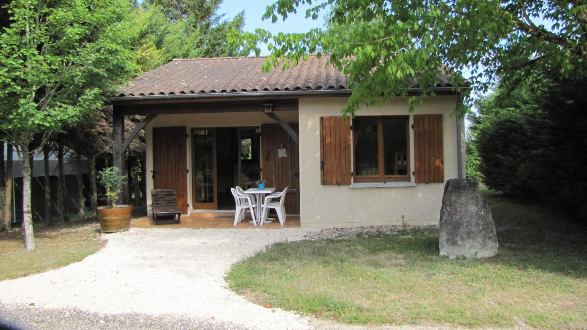 Camping Fontaine Du Roc Devillac Exterior foto